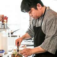 時間のかかる料理などは、事前の下拵えや準備で素早く提供を