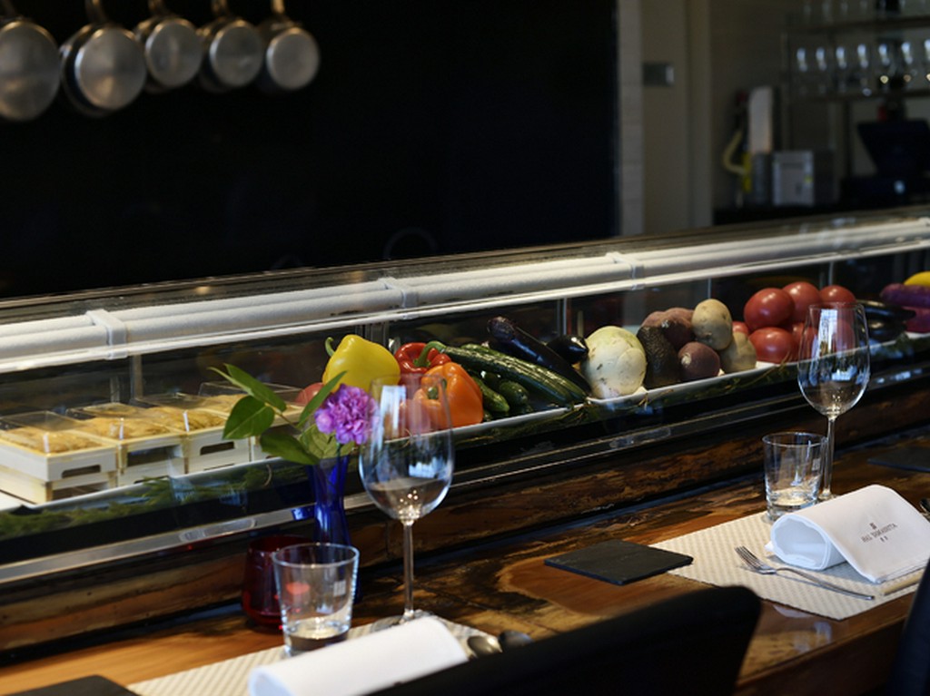 素材を選び抜いているからこそ、その日の食材をディスプレイ