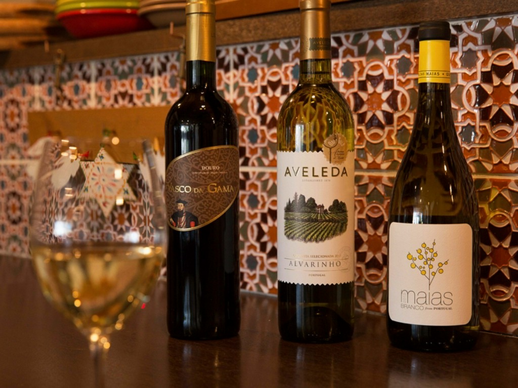 魚料理を引き立てる、さわやかなポルトガルワイン