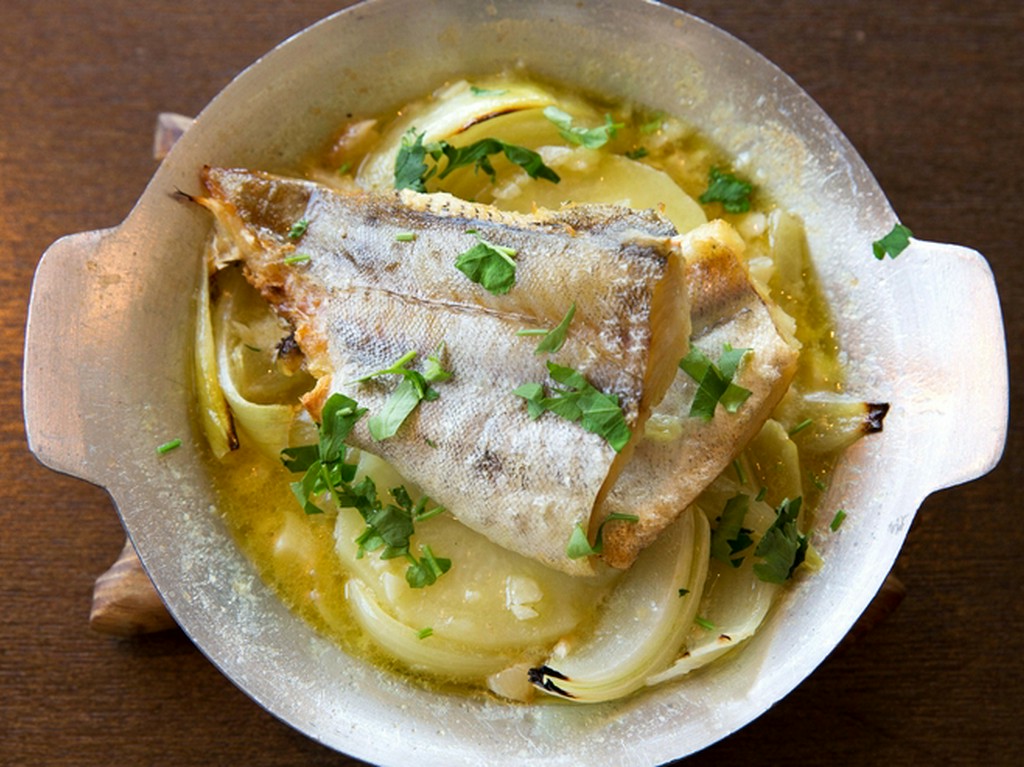 旨みを凝縮した干しダラの味をシンプルに味わう『自家製バカリャウのオーブン焼き』