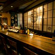 20席ほどのこぢんまりとした店内は、貸切での利用も可能。コースも人数や予算に合わせて対応してもらえるので、気の合う仲間や会社の同僚たちと、牡蠣料理で歓送迎会はいかがでしょうか。
