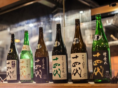 日本全国からおいしいものが集合！ お酒の種類も豊富