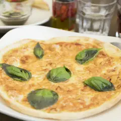 本場さながらのイタリアンを満喫『ピザランチセット』