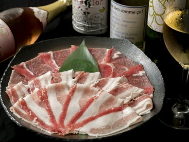 ワイン専門店のソムリエがチョイスしたワインはアグーと相性抜群