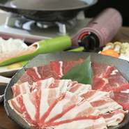 極上アグーカルビ（50g）・アグージューシー赤身肉（70g）・アグーソーセージ・自家製つくね・アグー餃子・島豆腐付国産野菜盛り・ライス（コシヒカリ）