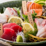 北海道から門司まで季節に応じた日本各地の旬の牡蠣を随時仕入れております。