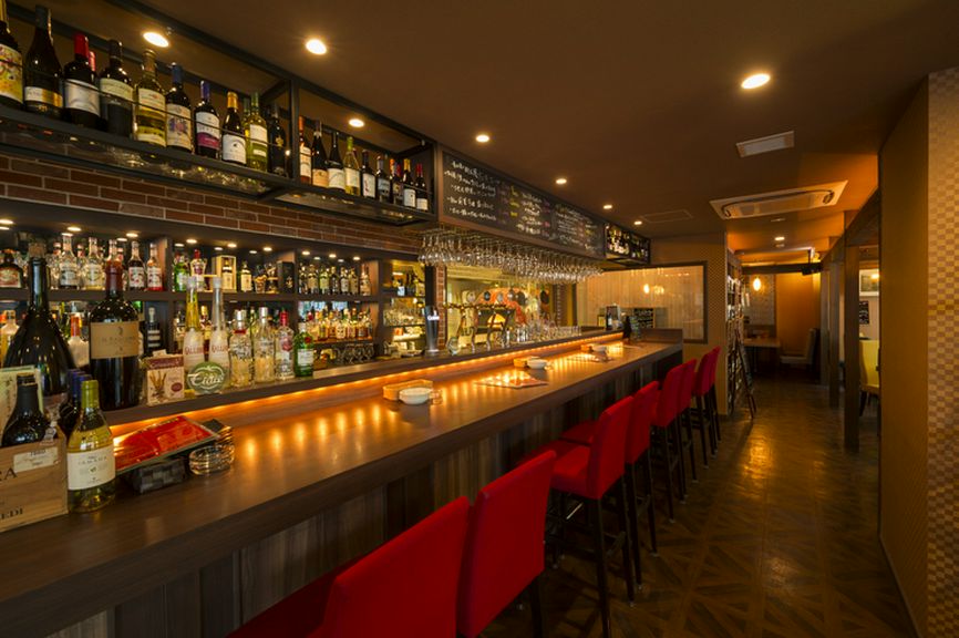 イタリアからの直送で仕入れたワインは、飲み放題でも楽しめる