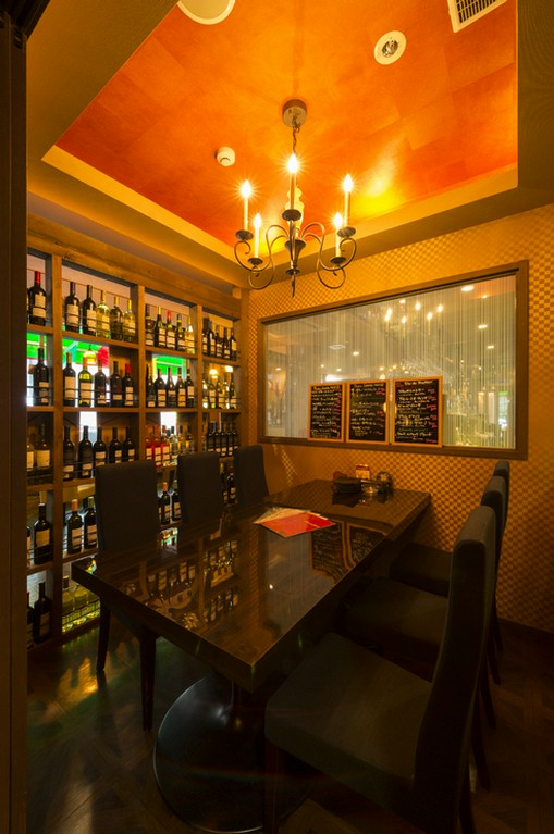 半個室もあり、レイアウト変更も可能で様々なシーンに