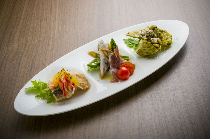 女性シェフがつくり出す『日替りアンティパスト3種盛り合わせ』