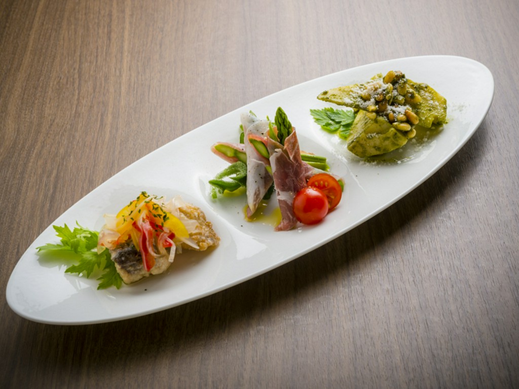 女性シェフがつくり出す『日替りアンティパスト3種盛り合わせ』