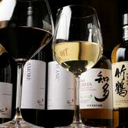 上質な肉と野菜をたっぷりいただけるコース、美と健康を意識したヘルシー志向のメニューが揃っているのがうれしいところ。女性同士の会食に、料理とお酒、おしゃべりを心ゆくまで楽しめます。