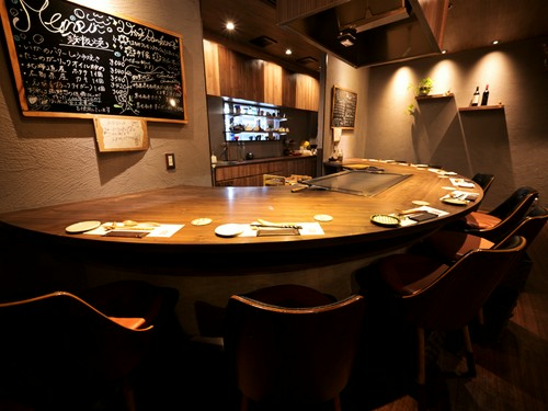 ライブ感漂うカウンターが人気です！