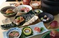 碧南の特産品「いちじく」を使った「いちじく会席」が始まりました。
碧南・安城は日本一のいちじく産地です。そのいちじくを様々な形で料理して会席コースにて提供いたします。
前日までの要予約。（期間限定）