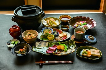 ＜要予約＞三河旬菜（地野菜と新鮮な魚、地場産の肉を組み合わせたコース）