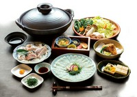 前菜・てっさ・唐揚げ・てっちり鍋・雑炊・デザート