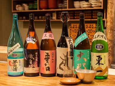 福井の地酒が豊富。冷でも熱燗でも好みの味に出会える品揃え