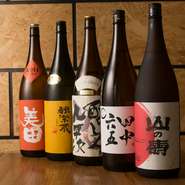 焼酎はもちろん、日本酒への想いもしっかりと込められたラインナップ。すっきりとした味わいは肉料理や和食との相性も抜群です。全国各地の逸品がそろい、和酒好きにはたまらない希少な銘柄も。