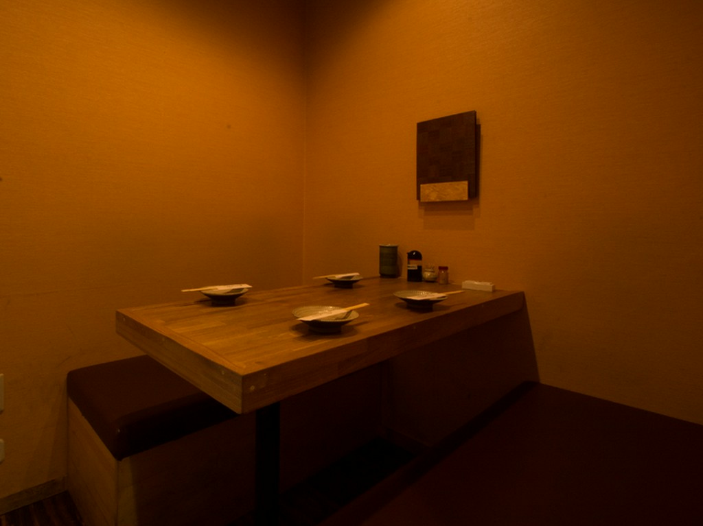 完全個室を完備。名物料理でもてなすくつろぎのひと時