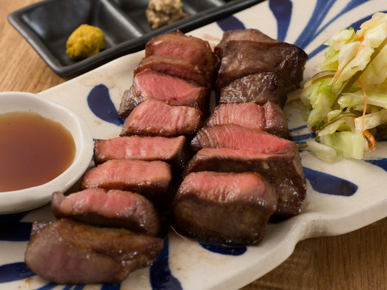 まずはこのメニューからスタート、名物『たんかの牛タン焼き』