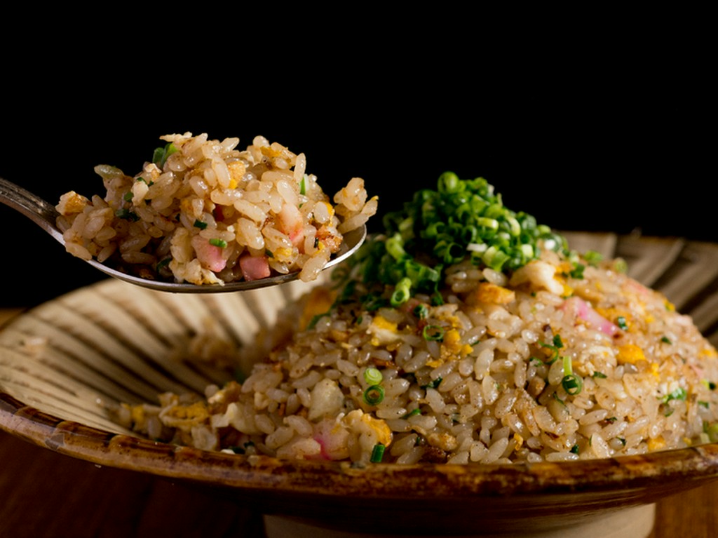 〆だけではなく、お肉と一緒に味わいたくなる『がんこ親父の焼めし』