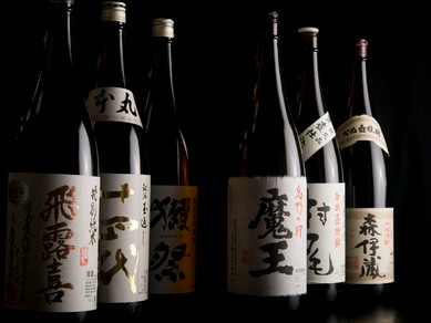 銘酒がずらり。レアなお酒もお手頃価格で楽しめるお店