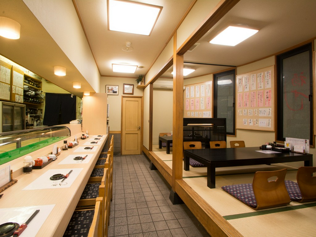 明るくアットホームな空間で、厳選食材でつくる本格的な味を堪能