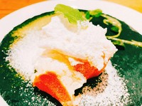 白い卵黄を使用したティラミス。
アルコールは使用してません。
是非一度召し上がってほしい一皿