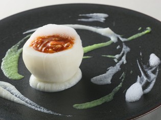 濃厚でやわらかな『蕪器に閉じ込めた蟹身入り甲殻類エッセンス』