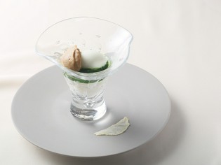 時期にあわせて日本全国から仕入れている「新鮮野菜」