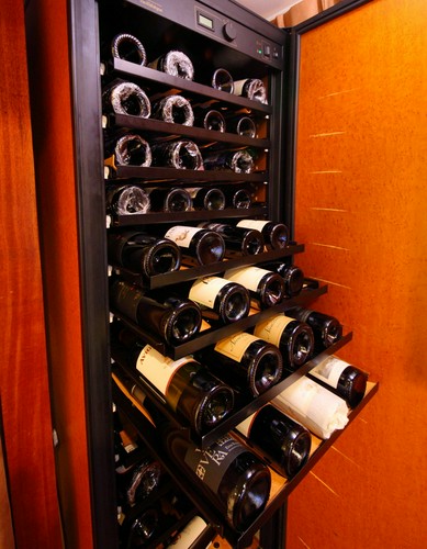豊富なワインの数々が用意されています