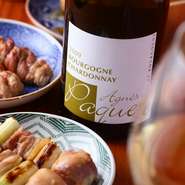 フランス・ブルゴーニュ産をメインに、口当たり・コクなど様々な特長を持ったワインを揃えています。ボトルワインを好みや予算で選んでくれるのも嬉しいポイント。