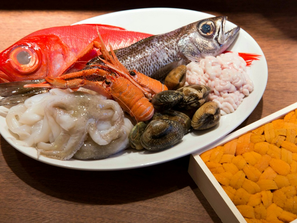 三ツ星鮨店と同じ仕入先から届く、鮮度抜群の魚介