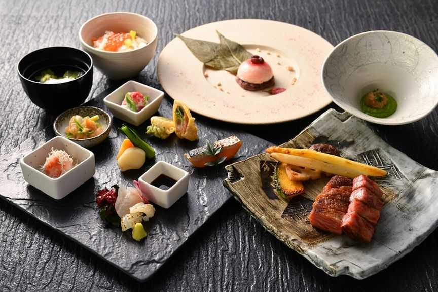 神戸牛や旬の海の幸、彩り豊かな季節の釜飯をご賞味ください！