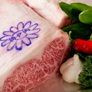 兵庫県の気候・水、安全に育てられ、肉質が良く味に深みのある赤身、脂質の口溶けの良さにも驚き！