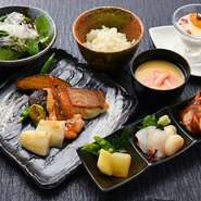 ※食材の仕入れ状況により、内容が変更となる場合がございます。
※特別価格のため、他の特典・割引との併用はできかねます。
※写真はイメージです。