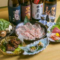 バラエティに富んだ『酒蔵コース』を囲んで楽しい女子会