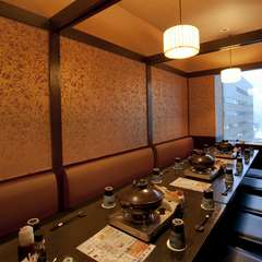 周りを気にせずくつろげる個室で、にぎやかな宴会はいかが