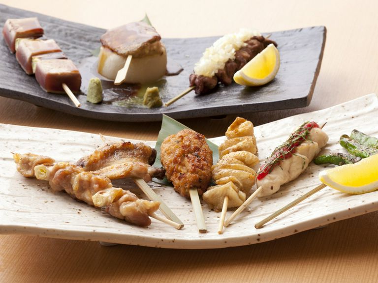 備長炭の香りがたまらない『あじわい鶏の焼き鳥盛り(5串)』