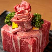 お肉が好きな女性同士で集まり、「肉食女子会」はいかが。日ごろはカロリーが気になり、お肉を食べることを節制している女子も、今日ばかりは気にせず、存分に味わいましょう。特別な日向けの演出も相談可能です。