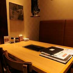 席を囲むようにつくられたボックスシートは、家族連れに最適