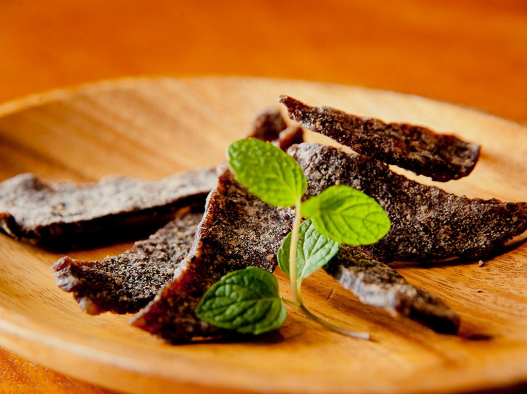 セミドライで柔らかい仕上がりの『自家製黒毛和牛の一夜干し』