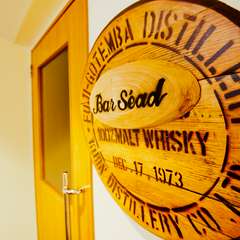 ひっそりと佇む隠れ家的な一軒でお気に入りの一杯に舌鼓