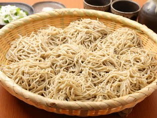自分の目で見て確認し厳選した3種類の蕎麦の粉