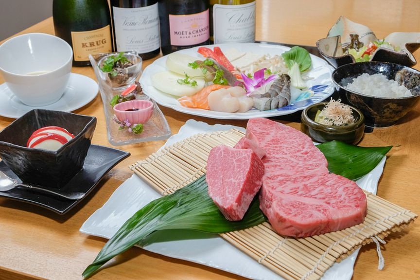 ご馳走の呼び名にふさわしい、厳選された食材を使用
