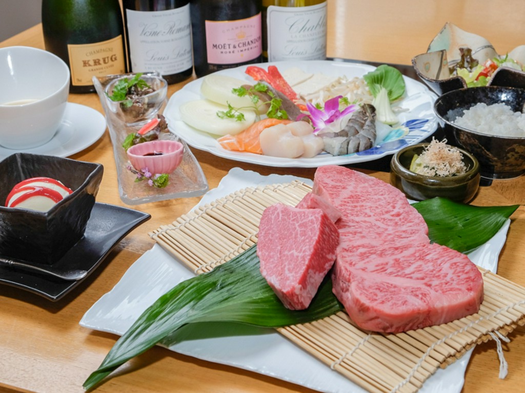 ご馳走の呼び名にふさわしい、厳選された食材を使用