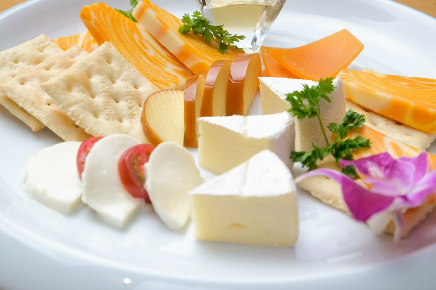 酒との相性も抜群『チーズの盛り合わせ』