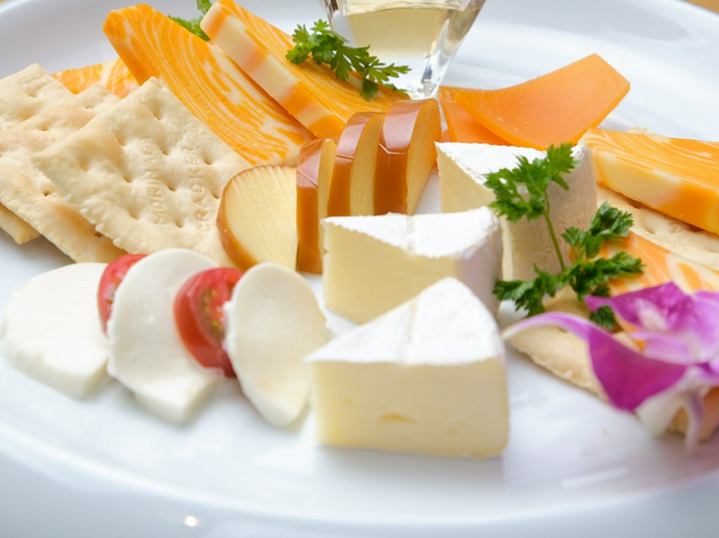 酒との相性も抜群『チーズの盛り合わせ』