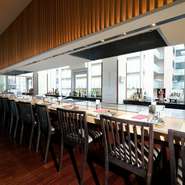 なんとなんと！『ヒトサラを見てきました。サーロイン特別メニューをお願いします』と言ってくださったお客様に今だけ「神戸牛サーロイン」を特別価格でご提供させて頂きます。

（S）神戸牛サーロイン100g
【通常価格】13,200円（税込）
       ↓↓↓↓↓
【特別価格】9,900円（税込）

（M）神戸牛サーロイン150g
【通常価格】19,140円（税込）
       ↓↓↓↓↓
【特別価格】15,400円（税込）
