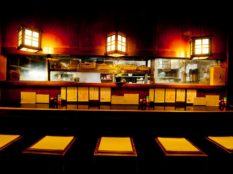 ゆったりとした時間を過ごせる、和の趣き溢れるカウンター