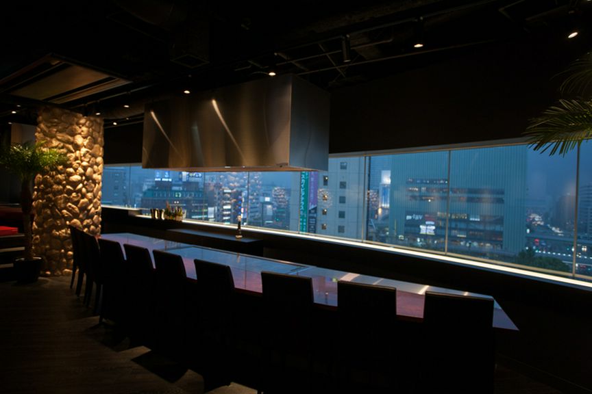 デートに最適。9階から望む絶景の神戸夜景